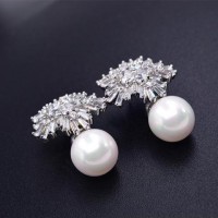Crystal Cluster Pearl Earrings [2 Variants]