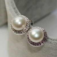 Round Pearl White Gold Stud Earrings [3 Variants]